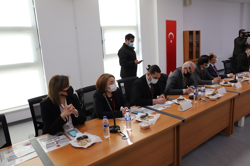 cumhurbaskanligi-koordinasyonunda-universitemizde-duzenlenecek-kariyer-fuarinin-hazirlik-toplantisi-gerceklestirildi-image-5