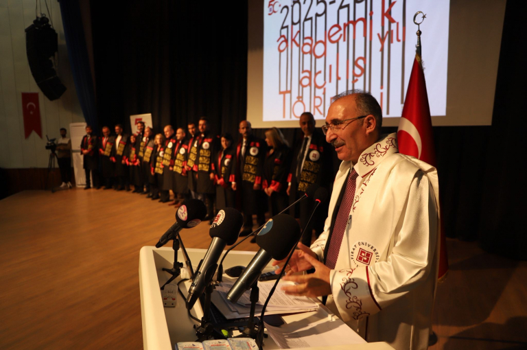 universitemiz-2025-2026-akademik-yili-acilis-toreni-yapildi-image-1