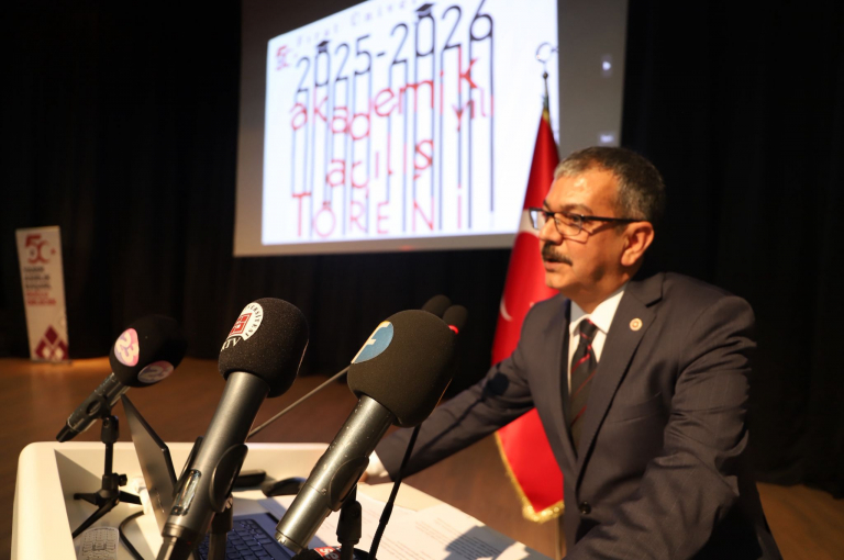 universitemiz-2025-2026-akademik-yili-acilis-toreni-yapildi-image-6