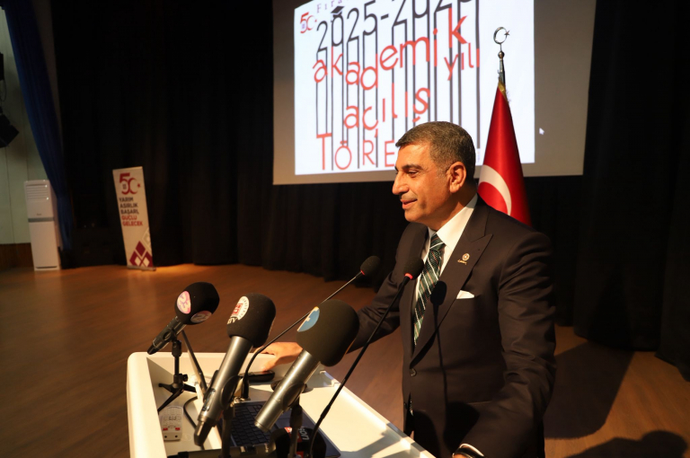 universitemiz-2025-2026-akademik-yili-acilis-toreni-yapildi-image-8
