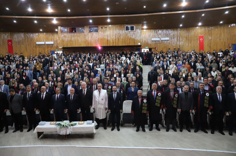 universitemiz-2025-2026-akademik-yili-acilis-toreni-yapildi-image-12