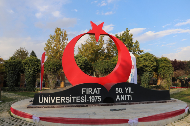 universitemizde-50-yil-yuruyusu-coskuyla-gerceklestirildi-image-6