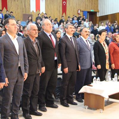 ruhsal-hastaliklarda-geleneksel-ve-modern-tedaviler-konulu-soylesi-programi-duzenlendi-3045