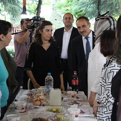 firat-universitesi-rektoru-prof-dr-kutbeddin-demirdag-akademik-ve-idari-personele-iftar-yemegi-verdi-3076