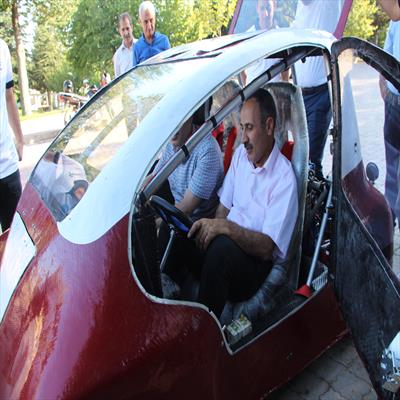 rektor-prof-dr-demirdag-elektrikli-arac-yarislarina-katilacak-ekibi-ziyaret-etti-3135