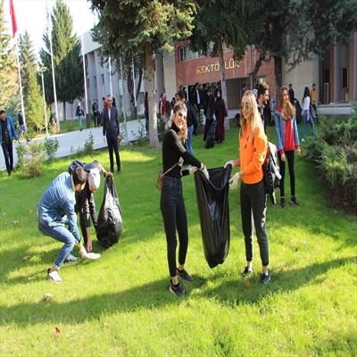 firat-universitesi-spor-bilimleri-fakultesi-ogrencileri-kampusteki-copleri-topladi-3190