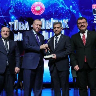 firat-universitesi-ogretim-uyesi-prof-dr-sahine-tubitak-odulu-3224