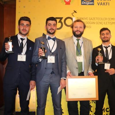 iletisim-fakultesi-ogrencileri-genc-iletisimciler-yarismasindan-yine-odulle-dondu-3244