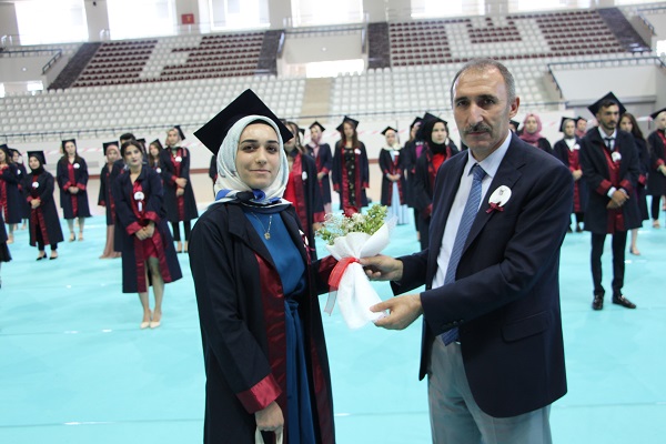 universitemiz-saglik-bilimleri-fakultesi-hemsirelik-bolumu-2020-2021-egitim-ogretim-yili-mezuniyet-toreni-yapildi-4134