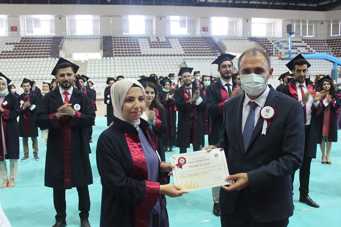 universitemiz-tip-fakultesi-33-donem-mezunlarini-ugurladi-4144