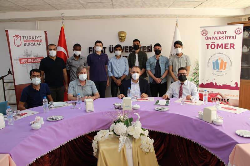 universitemiz-rektoru-prof-dr-fahrettin-goktas-yabanci-uyruklu-ogrencilerle-bir-araya-geldi-4220