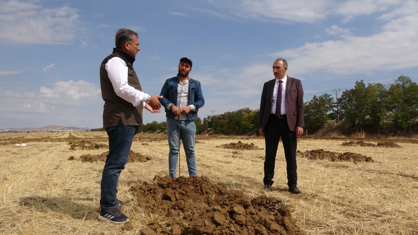 universitemiz-kampuslerinde-46-bin-fidan-toprakla-bulusacak-4321