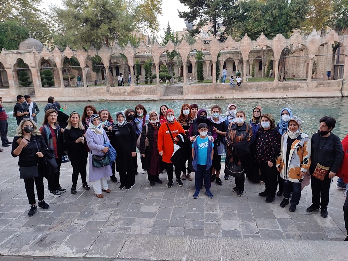universitemiz-kadin-kollari-urfayi-gezdi-4349