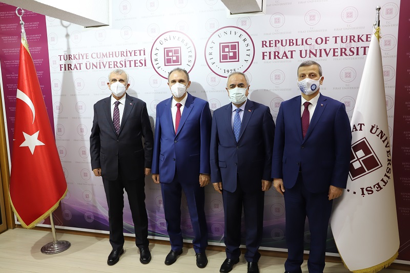bakan-yrd-ve-rektorlerden-universitemize-ziyaret-4358