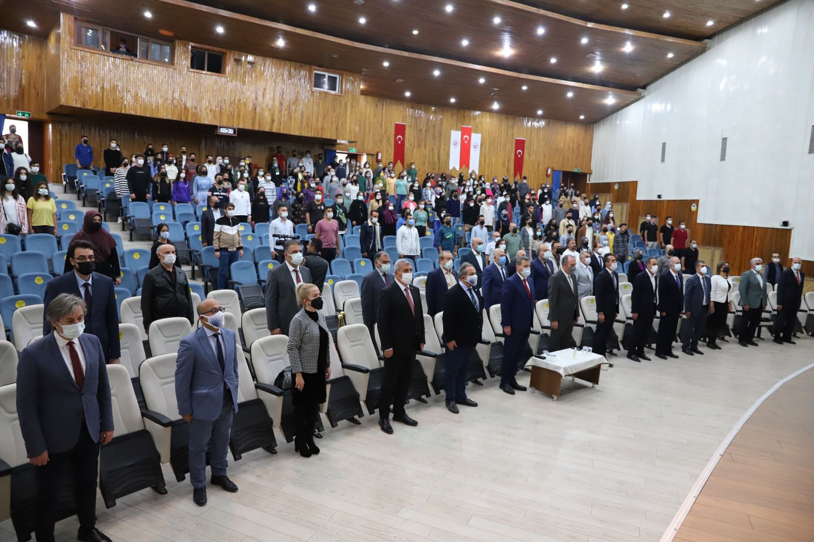 universitemizde-hoca-ahmet-yesevi-ve-turk-dunyasi-konulu-konferans-gerceklesti-4364