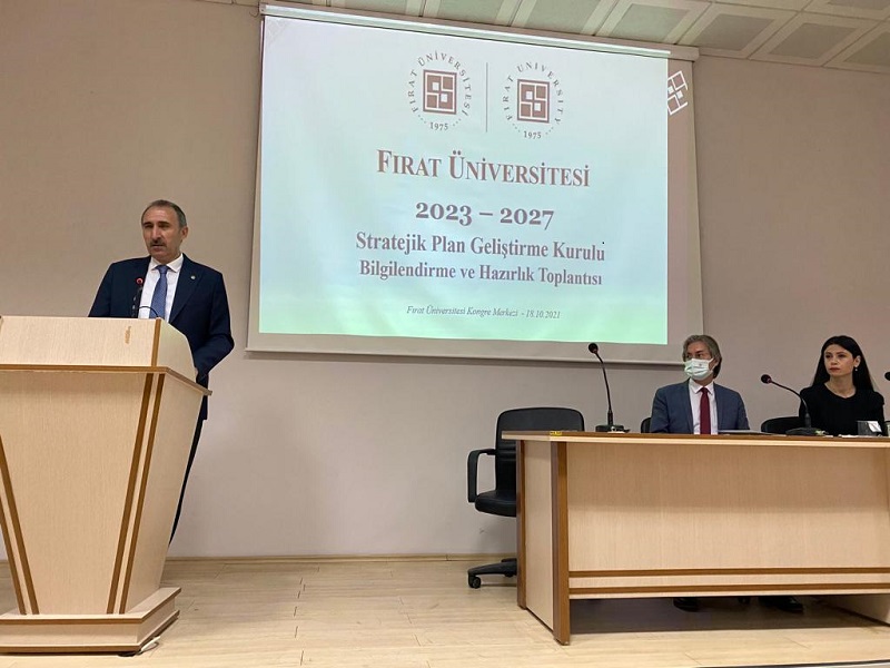universitemiz-2023-2027-stratejik-plan-gelistirme-kurulu-bilgilendirme-ve-hazirlik-toplantisi-yapildi-4366