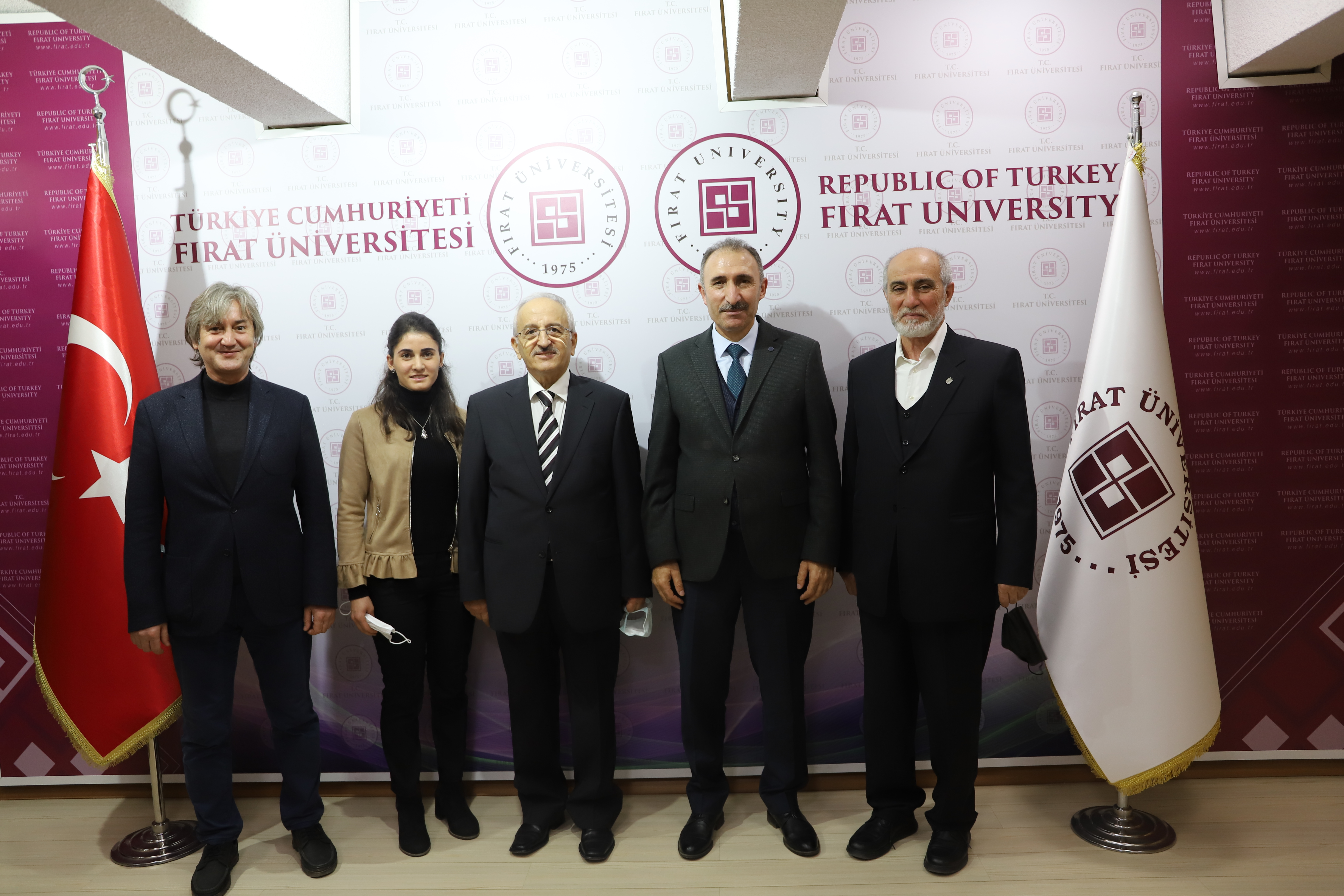 universitemiz-rektoru-prof-dr-goktas-emeklilige-en-yakin-ve-meslege-en-yeni-baslayan-akademisyenlerin-ogretmenler-gununu-kutladi-4436