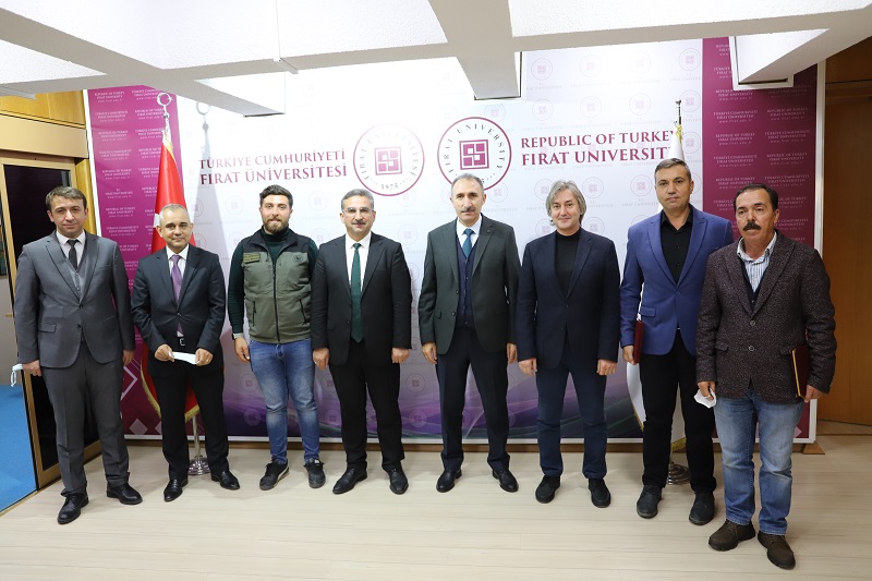 universitemizde-dikilen-46-bin-fidan-icin-tesekkur-plaketi-verildi-4441