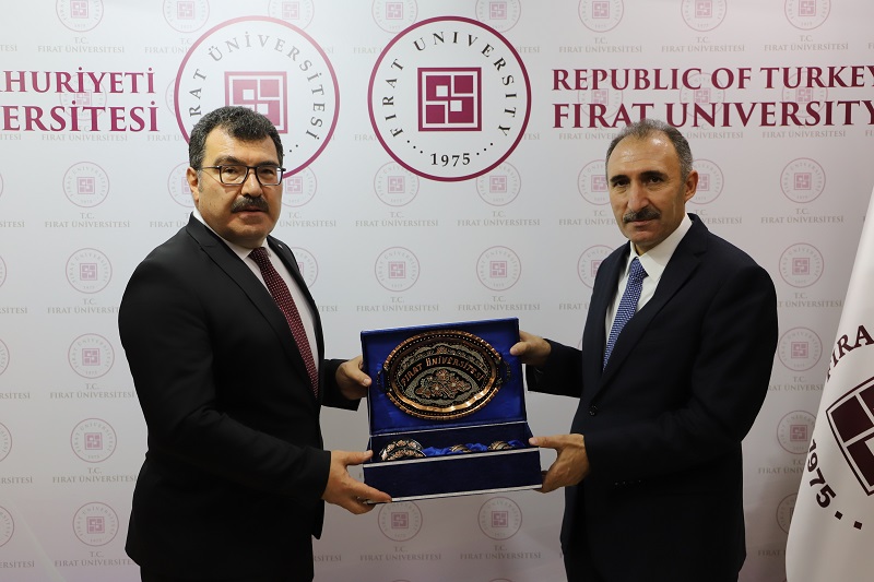 tubitak-baskani-prof-dr-hasan-mandal-universitemiz-rektorlugunu-ziyaret-etti-4448