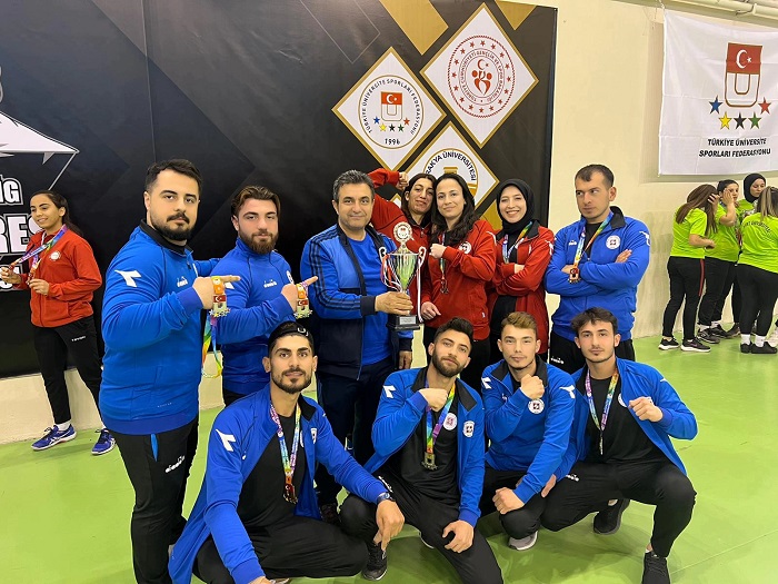 universitemiz-erkek-ve-kadin-sporculari-kazandiklari-madalyalarla-buyuk-bir-basariya-imza-attilar-4717