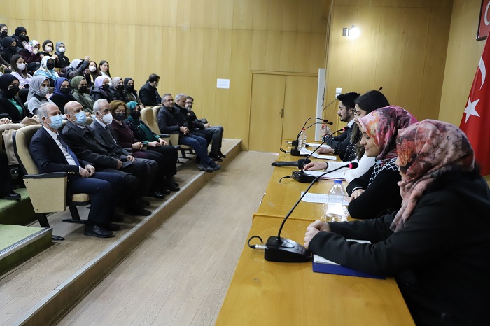 universitemizde-istiklal-marsi-ve-mehmet-akif-ersoy-konulu-panel-duzenlendi-4746