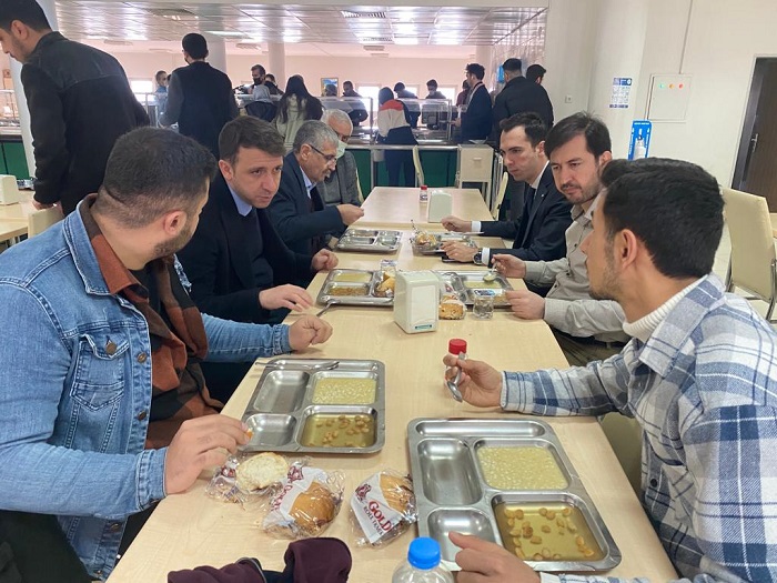 canakkale-menusu-ucretsiz-olarak-dagitildi-4759