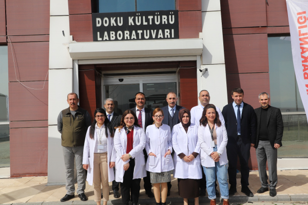 universitemizde-endemik-bitki-turleri-laboratuvar-ortaminda-cogaltilip-dogaya-kazandirildi-4822