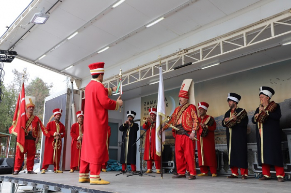 universitemiz-47-yil-donumunu-mehteran-konseri-ile-kutladi-4854