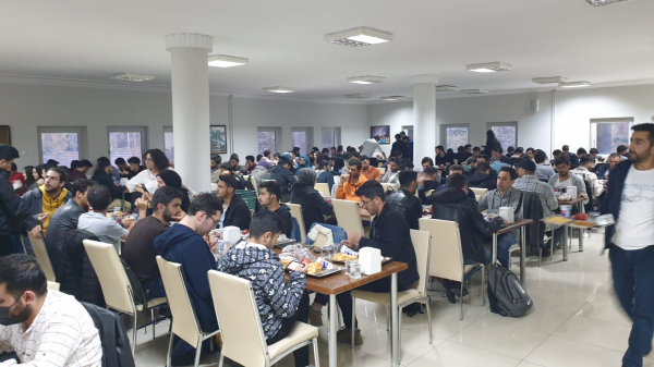 universitemiz-kadin-kollari-iftarda-da-ogrencileri-unutmadi-4860