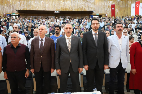 universitesi-ilahiyat-fakultesi-2021-2022-akademik-yili-mezuniyet-toreni-yapildi-5014
