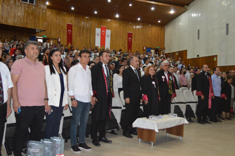 universitemiz-muhendislik-fakultesi-2021-2022-egitim-ogretim-yili-mezuniyet-toreni-yapildi-5032