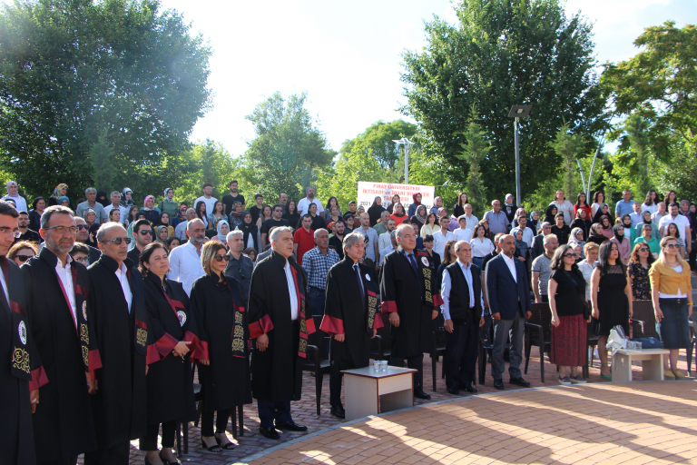 universitemiz-iktisadi-ve-idari-bilimler-fakultesi-2021-2022-egitim-ogretim-yili-mezuniyet-toreni-yapildi-5033