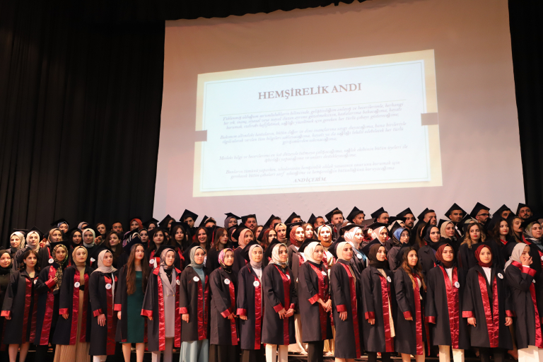 universitemiz-saglik-bilimleri-fakultesi-mezuniyet-toreni-yapildi-5035