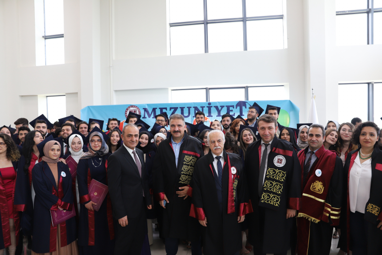 universitemiz-mimarlik-fakultesi-mezuniyet-toreni-yapildi-5039