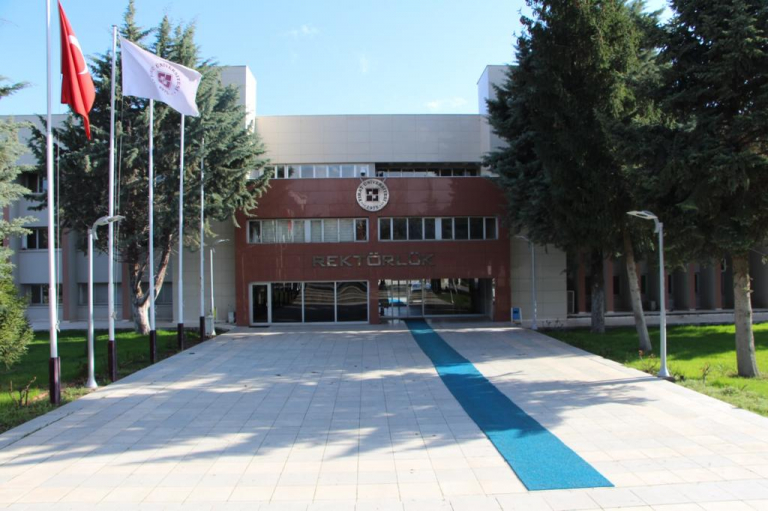universitemiz-elazigi-yazilim-ussu-haline-getirmekte-kararli-5073