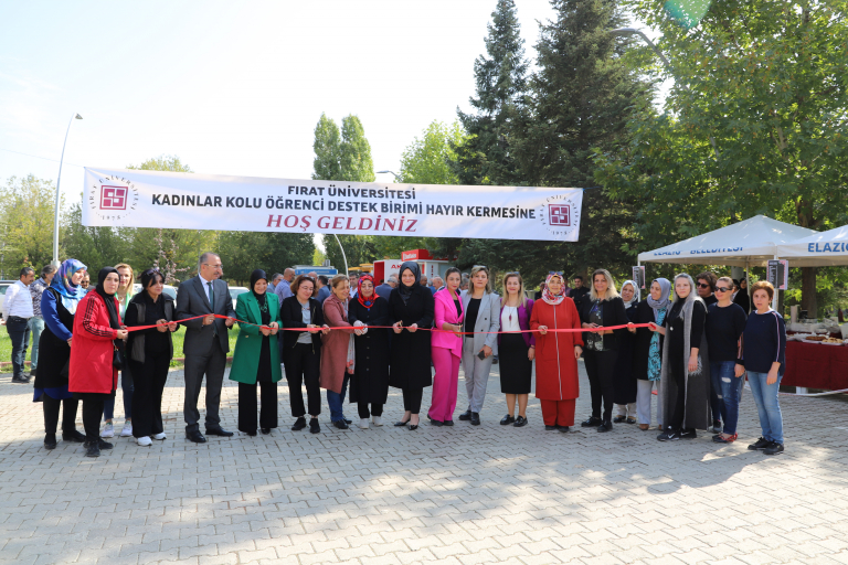 universitemiz-kadinlar-kolu-tarafindan-kermes-acildi-5196