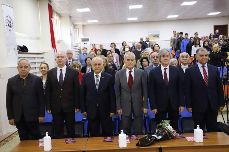 universitemizde-anlamli-24-kasim-ogretmenler-gunu-5289