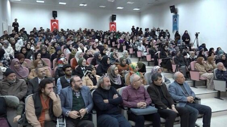 universitemizde-hadislere-butuncul-bakis-konulu-konferans-duzenlendi-5305