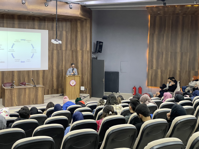 ogrencilere-sosyal-fobi-ve-bas-etme-yollari-konulu-bilgilendirme-semineri-duzenlendi-5315