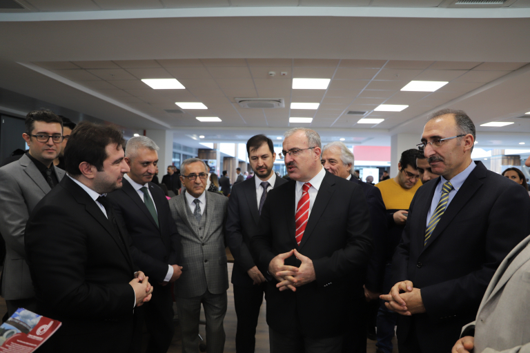 universitemiz-ve-fka-tarafindan-kariyer-fuari-duzenlendi-5358