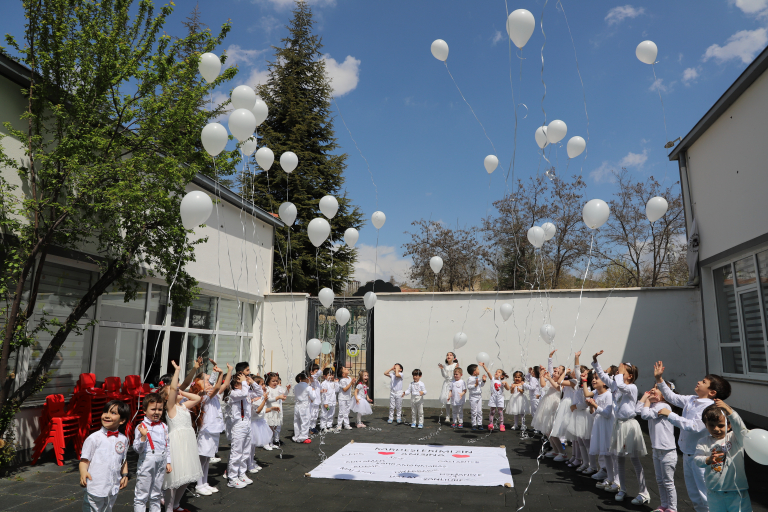 universitemiz-kres-ve-gunduz-bakim-evinde-23-nisan-kutlandi-5483