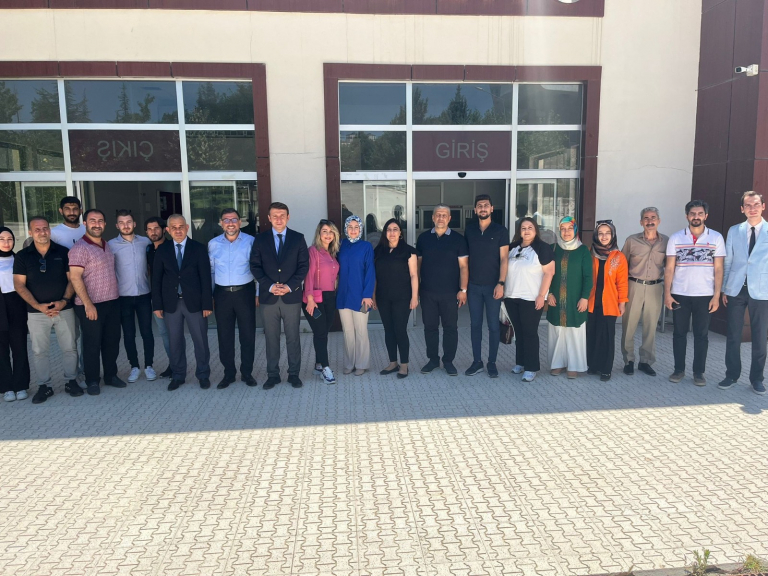 elazigdaki-rehber-ogretmenlere-universitemiz-anlatildi-5599