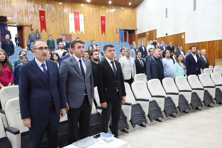 rektor-prof-dr-goktas-proje-basarisi-gosteren-akademisyenlere-tesekkur-belgesi-takdim-etti-5782