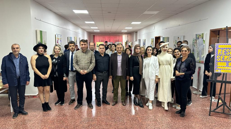 universitemizde-tubitak-2209-a-projesi-kapsaminda-resim-sergisi-acildi-5802