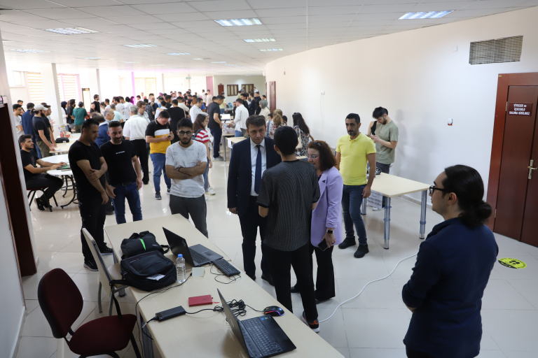 universitemiz-muhendislik-fakultesinde-ogrenci-bitirme-proje-yarismasi-duzenlendi-6251