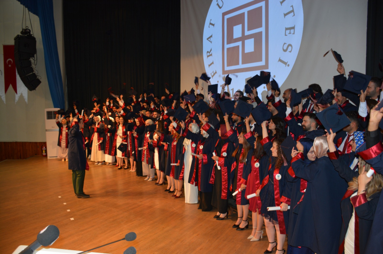 universitemiz-dis-hekimligi-fakultesi-mezuniyet-toreni-duzenlendi-6300