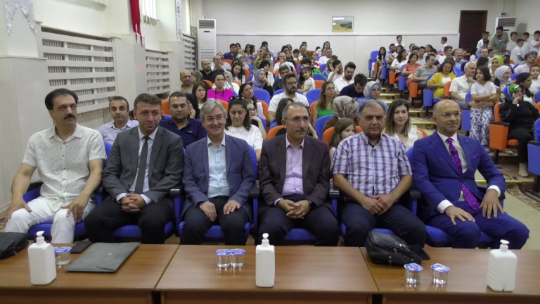 universitemizde-ogrencilere-yonelik-robotik-kodlama-egitimi-verildi-6316