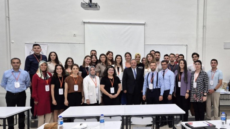 universitemizde-ab-projeleri-hazirlama-ve-uygulama-egitimi-gerceklestirildi-6380
