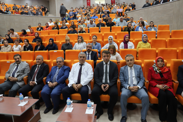 universitemizde-en-iyi-narkotik-polisi-anne-programi-duzenlendi-6441