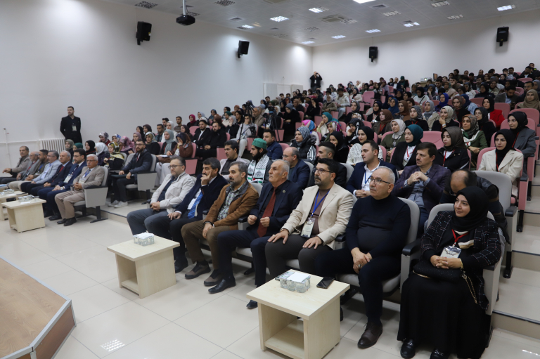 universitemizde-felsefe-ve-din-bilimleri-lisansustu-ogrenci-sempozyumu-duzenlendi-6542